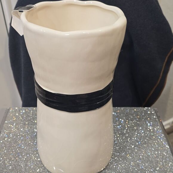 Dwell Studio Hand Painted Bow Ceramic Vase - Picture 5 of 7